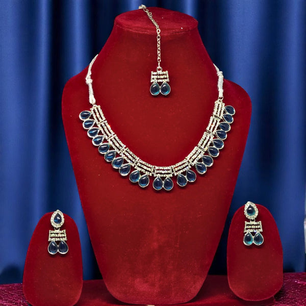 Beautiful Necklace Set with Earrings & Mangtika