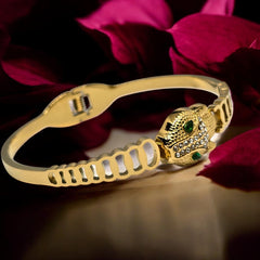 Snake Design Stylish Gold Plated Stainless Steel Anti Tarnish Bracelet with Stone
