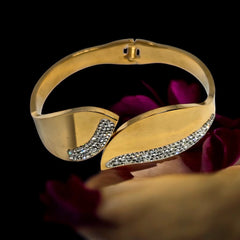 Gold Plated Stainless Steel Anti Tarnish Bracelet with Stone