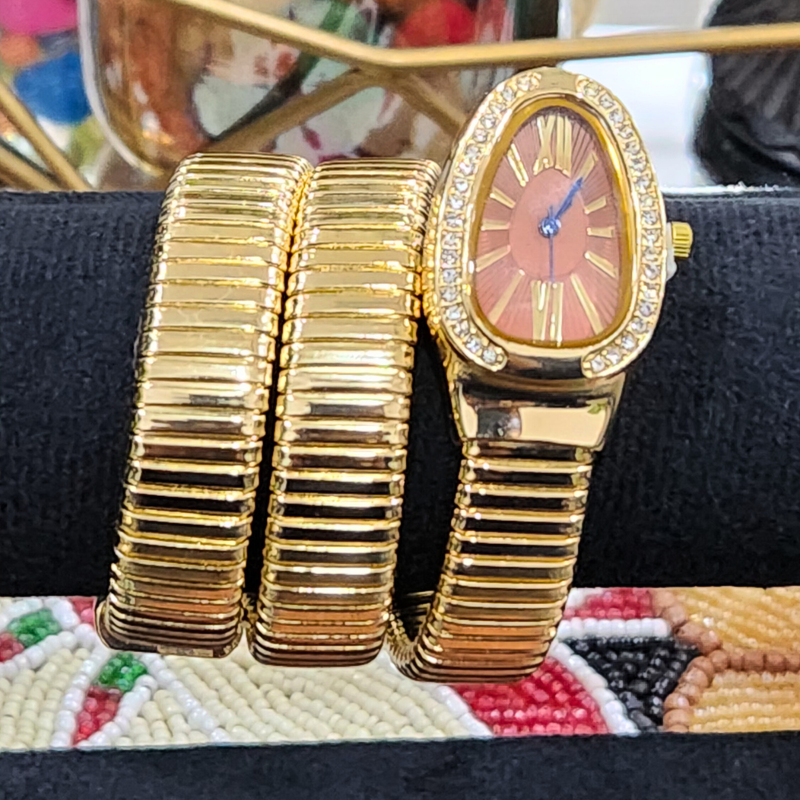 Reddish-Brown Snake-Shaped Quartz Golden Bracelet Watch for Women with Elastic Winding and Oval Dial